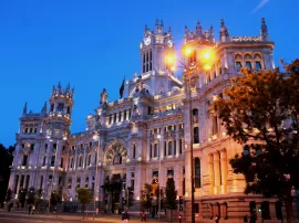Viajando desde Madrid: Distancias y Tiempos en Avión, Coche y Tren a Burgos